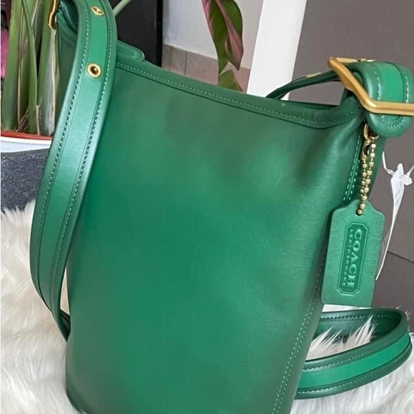 💰SOLD - 5782 - Coach Duffle 16 - Picture 2 of 12